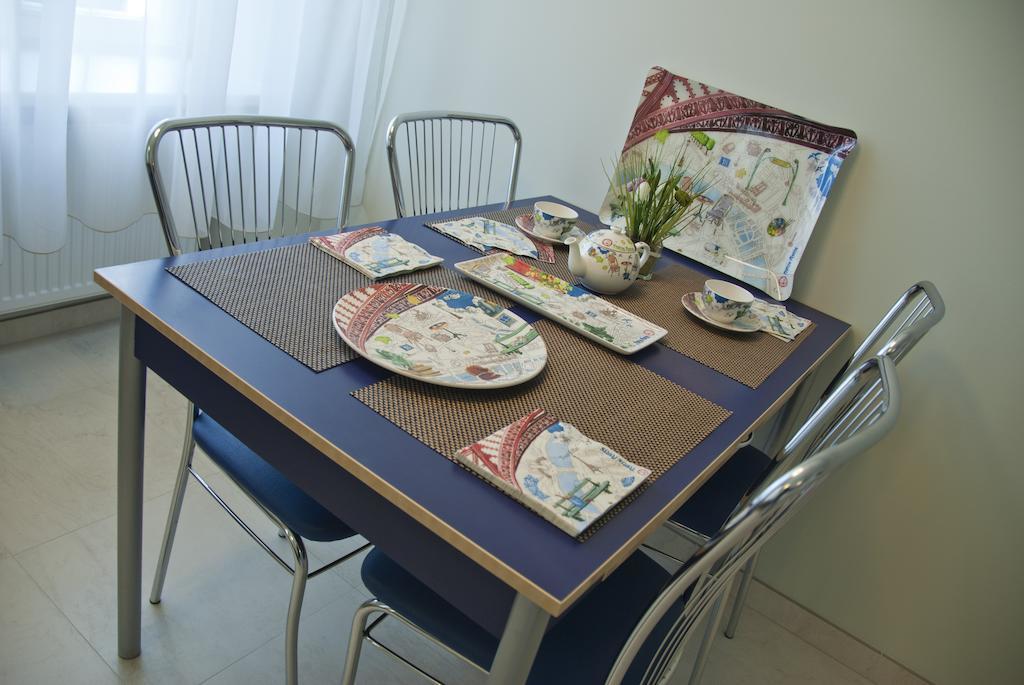 Apartman U Kolonady การ์โลวีวารี ภายนอก รูปภาพ