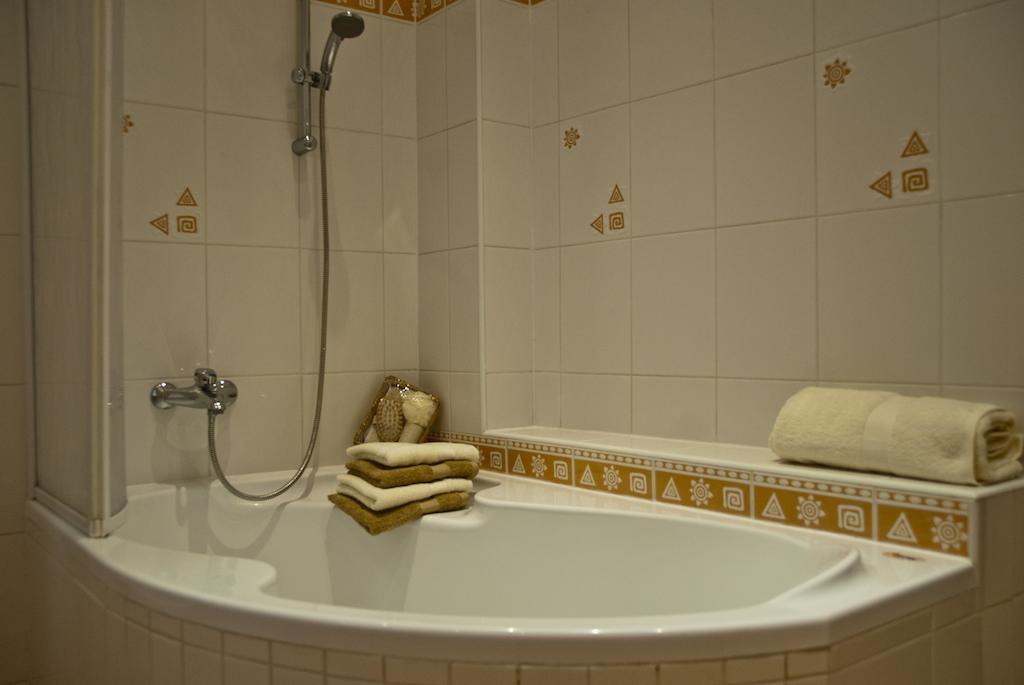 Apartman U Kolonady การ์โลวีวารี ห้อง รูปภาพ