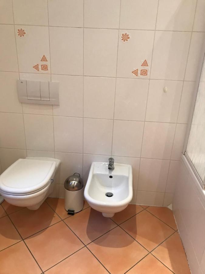 Apartman U Kolonady การ์โลวีวารี ภายนอก รูปภาพ